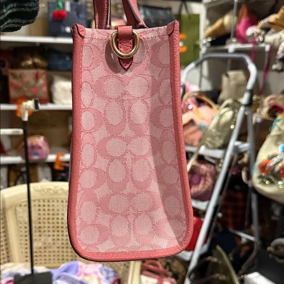 Coach Dempsey Tote 22 in Pink Signature Jacquard with Stripe - Picture 8 of 9